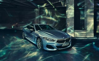Картинка Серебристый автомобиль BMW 8 Series 2019 года