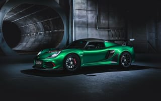 Картинка Зеленый автомобиль Lotus Exige Cup 430 в тоннеле