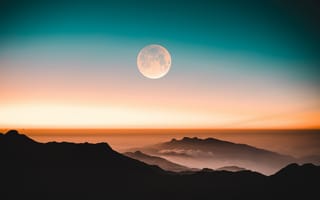 Картинка Большая круглая луна в ночном небе над холмами