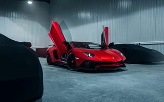 Картинка Красный автомобиль Lamborghini Aventador SV с открытыми дверями