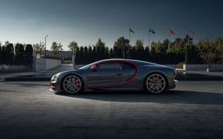 Картинка Серый автомобиль Bugatti Chiron CGI в парке