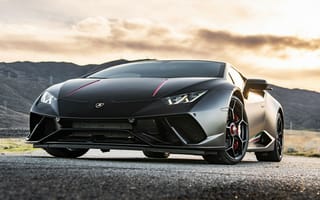 Картинка Черный спортивный Lamborghini Huracan Performante 2020 года на асфальте