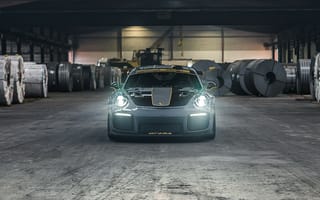 Картинка Автомобиль Porsche 911 GT2 RS 2020 года с включенными фарами