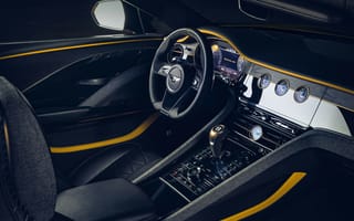 Картинка Дорогой черный салон автомобиля Bentley Mulliner Bacalar 2020 года