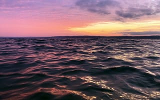 Картинка Розовый закат солнца над спокойным море