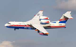 Обои Транспортный самолет Be-200ES совершает полет