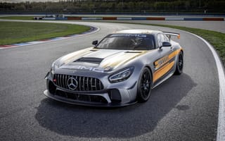 Картинка Гоночный автомобиль Mercedes-AMG GT4 2020 года на трассе