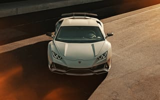 Картинка Серебристый автомобиль Lamborghini Huracan EVO 2020 года вид сверху