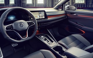 Картинка Черный кожаный салон автомобиля Volkswagen Golf GTI Clubsport 2020 года