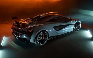 Картинка Спортивный автомобиль McLaren 620R 2021 года вид сзади