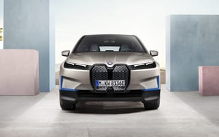 Картинка Серебристый автомобиль BMW IX 2021 года вид спереди