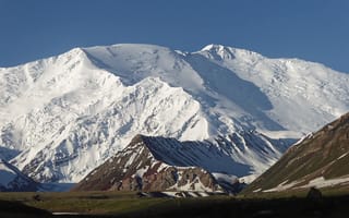 Картинка Вид на красивые заснеженные горы, Киргизия