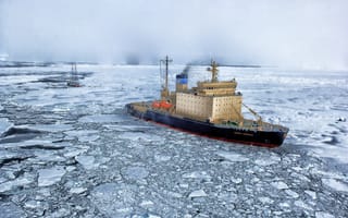 Картинка Большой ледокол в арктическом океане