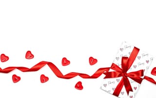 Картинка Подарок с красной лентой и свечами на белом фоне на День Святого Валентина