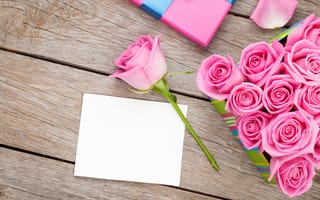 Картинка Букет розовых роз и лист бумаги фон для открытки на 8 марта