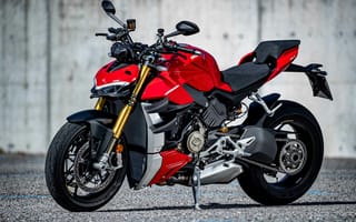 Картинка Красный быстрый новый мотоцикл Ducati V4 Streetfighter, 2021 года