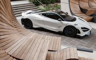 Картинка Быстрый дорогой автомобиль McLaren 765LT, 2021 года