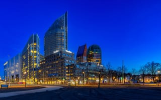 Картинка Гаага, Нидерланды, город, города, здания, здание, вечер, ночь, темнота, темный, ночной город, огни, подсветка