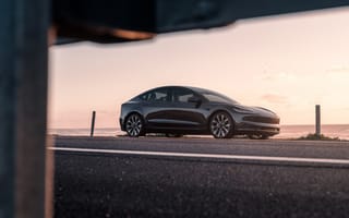 Картинка Тесла, Tesla, Model 3, 2024, современная, машины, машина, тачки, авто, автомобиль, транспорт, вид сбоку, сбоку, вечер, закат, заход