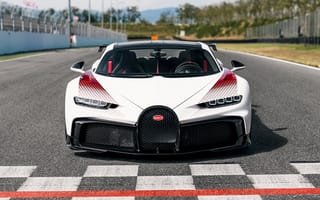 Картинка Bugatti Chiron, Bugatti, Chiron, Бугатти, машины, машина, тачки, авто, автомобиль, транспорт, спорткар, спортивный, гонка, скорость, быстрый, белый