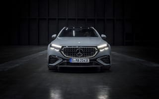Картинка Mercedes, Мерседес, AMG, машины, машина, тачки, авто, автомобиль, транспорт, вид спереди, спереди, фара, ночь, серый, черно-белый, черный, монохром, монохромный
