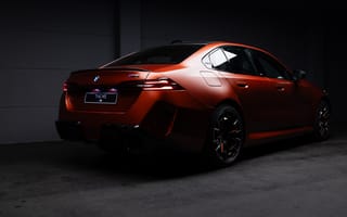 Картинка BMW, бмв, M5, 2025, машины, машина, тачки, авто, автомобиль, транспорт, красный