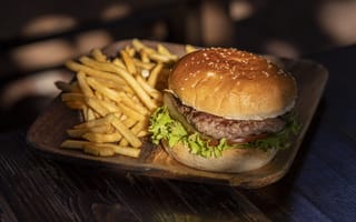 Картинка гамбургер, бургер, котлета, булка, еда, вкусная, фри, картошка, картофель