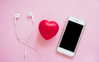 Картинка смартфон, телефон, устройство, девайс, технологии, хай-тек, современные, новые, электронный, цифровой, цифровые технологии, наушники, сердце, красный