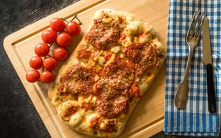 Картинка пицца, еда, перец, помидоры, закуска, доска, кулинария