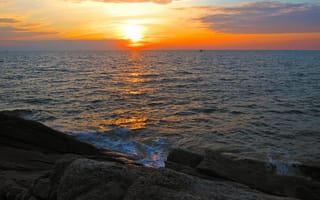 Картинка Закат солнца на берегу на острове Самет, Таиланд