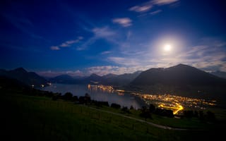 Картинка Полнолуние над прибрежным городом, Швейцария