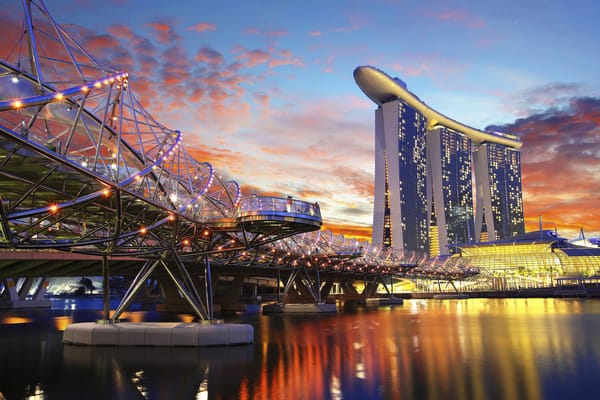 Обои Marina Bay Sands, отражение, вода, вечер, singapore, город, набережная, зарево, небоскребы