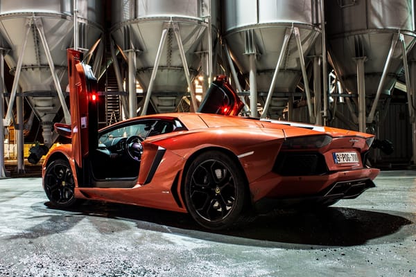 Обои lamborghini, емкости, блик, тень, aventador, ламборгини, матовый оранжевый, вид сзади, orange matte, lp700-4, авентадор