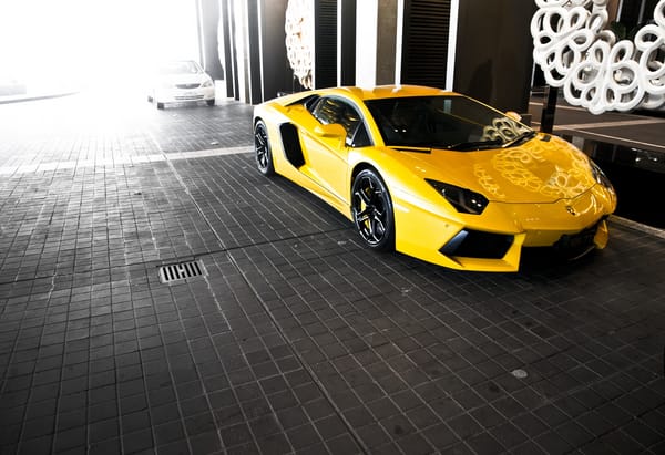 Lamborghini Aventador Желтый бесплатно