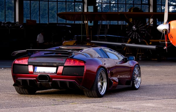 Обои lamborghini, ламборгини, мурсиэлаго, lp640, murcielago, red, самолёты, ангар, красный, задок