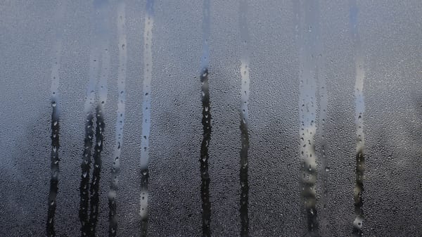 Обои вода, свет, окно