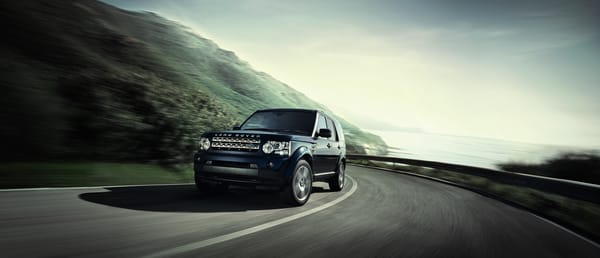Обои поворот, Discovery 4, гора, внедорожник, 2012, дорога, джип, Land Rover