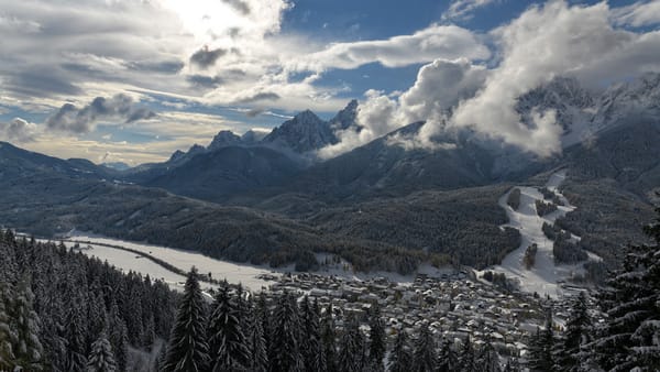 Обои Near Innichen, облака, природа, лес, South Tyrol, река, горы, Italy