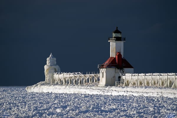 Обои St. Joseph North Pier, море, лёд