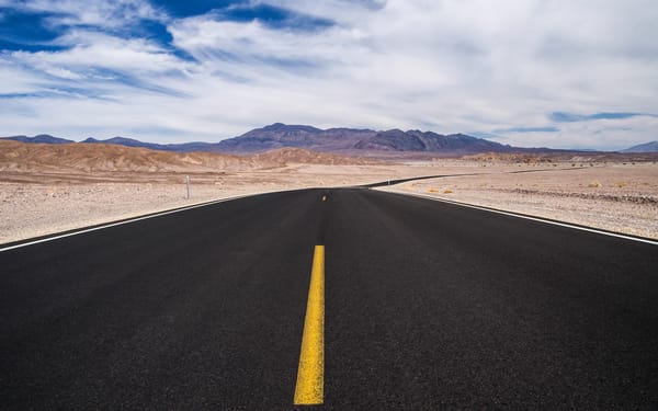 Обои Death Valley, пустыня, дорога, горы