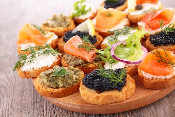 Обои fish, бутерброды, икра, sandwiches, caviar, укроп, рыба