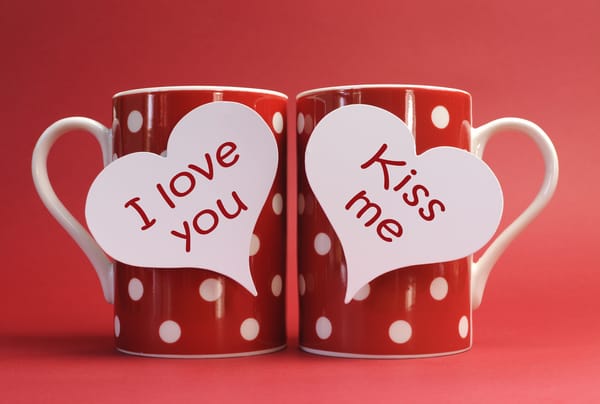 Обои i love you, кружки, любовь, red, hearts romantic, сердечки, love, kiss me, романтика
