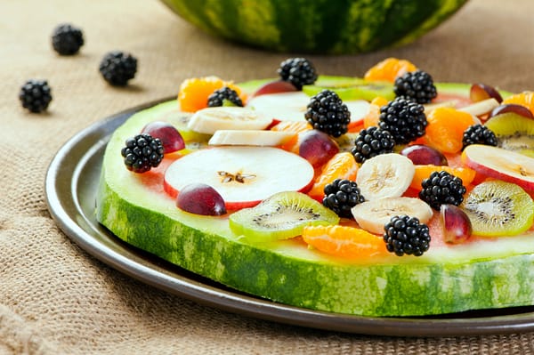 Обои watermelon, blackberry, виноград, яблоко, fruit, арбуз, grape, киви, банан, apple, ежевика