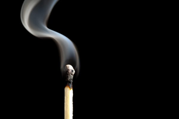 Обои wood, phosphorus, smoke, black