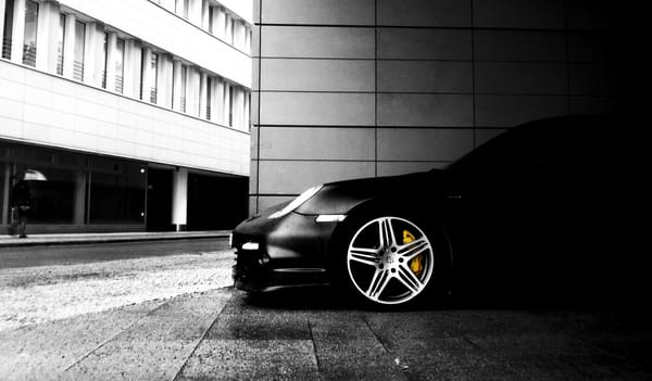 Обои auto, City, чб, сздание, темный фон, Porshe 911, улица, cars, город
