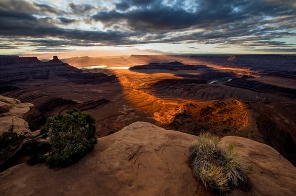 Обои Canyonland Color, пейзаж, горы