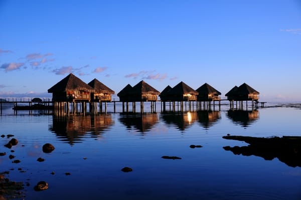 Обои тропики, the sea coast, море, the houses, домики, tropics, побережье