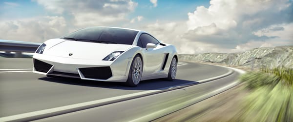 Обои Lamborghini, размытость, white, ламборгини, ламборджини, Gallardo, белая, галлардо, передняя часть, облака, небо, скорость, пейзаж, LP570-4
