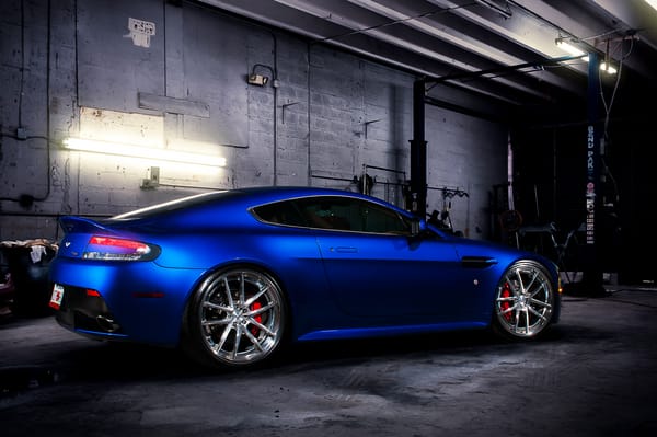 Обои Aston Martin, астон мартин, суперкар, тачка