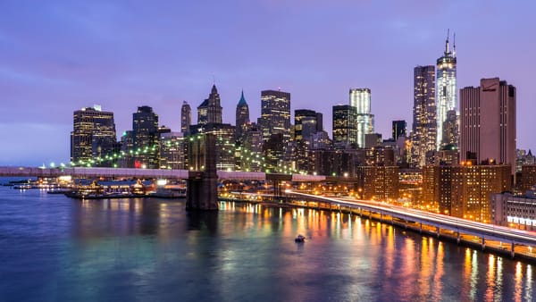 Обои USA, дорога, город, East River, река, Бруклин, свет, New York City, Нью-Йорк, вечер, NYC, Brooklyn Bridge, Манхэттен, огни, мост, небоскребы, Manhattan, Ист-Ривер
